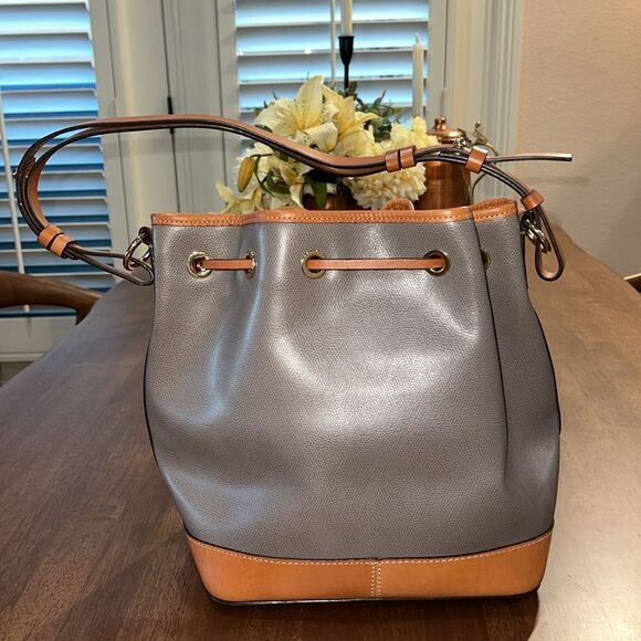 Dooney & Bourke Claremont Pebble Leather Drawstring Bucket Bag Gray Tan Tassel - Picture 5 of 9